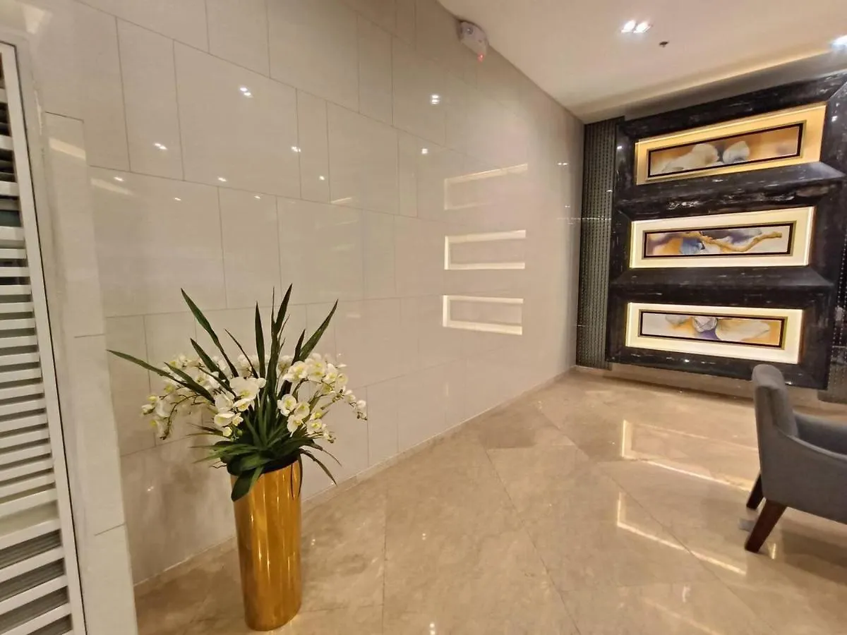 Penthouse Studio At Fame Residence 41St Floor, Shangrila-Megamall Manila